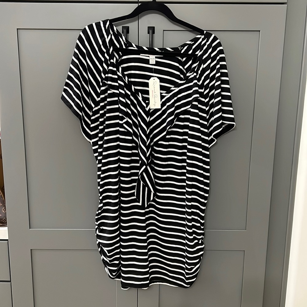 {French Laundry}Sz 22/24 Blk/White Striped Ruffled Neck Top w/Side Ruching